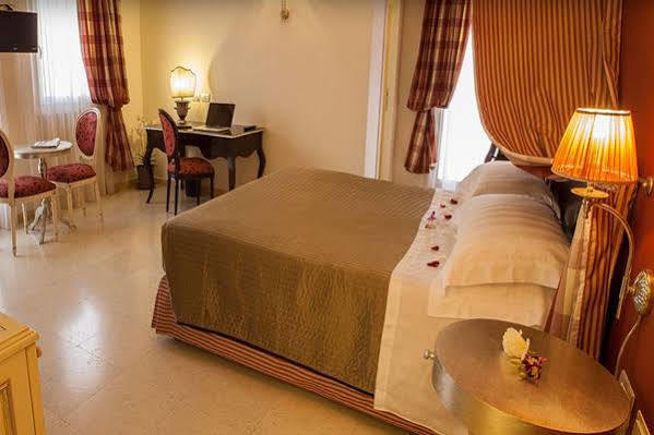 Palace Hotel Вьесте Экстерьер фото